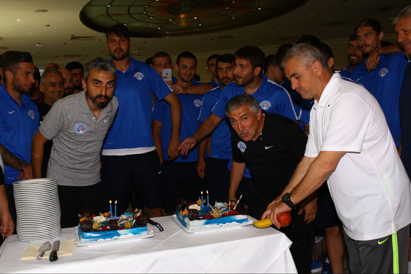 Mustafa ve Vural’a doğum günü kutlaması